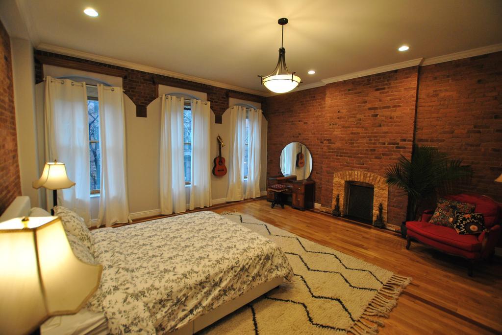 Historic Harlem Duplex Apartamento